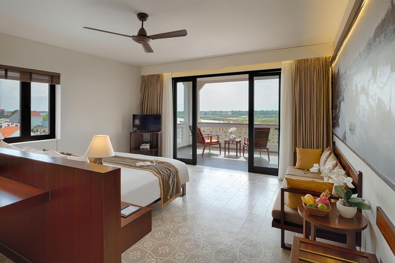 Rivertown Hoi An Resort & Spa Exterior foto A room at the Taj Bengal
